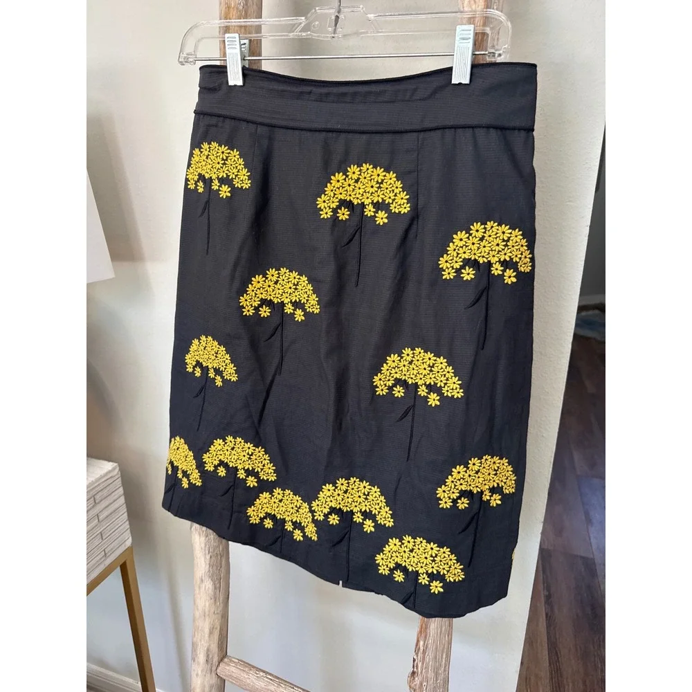 Anthropologie Floreat yellow floral embroidered fennel skirt Black yellow size 8